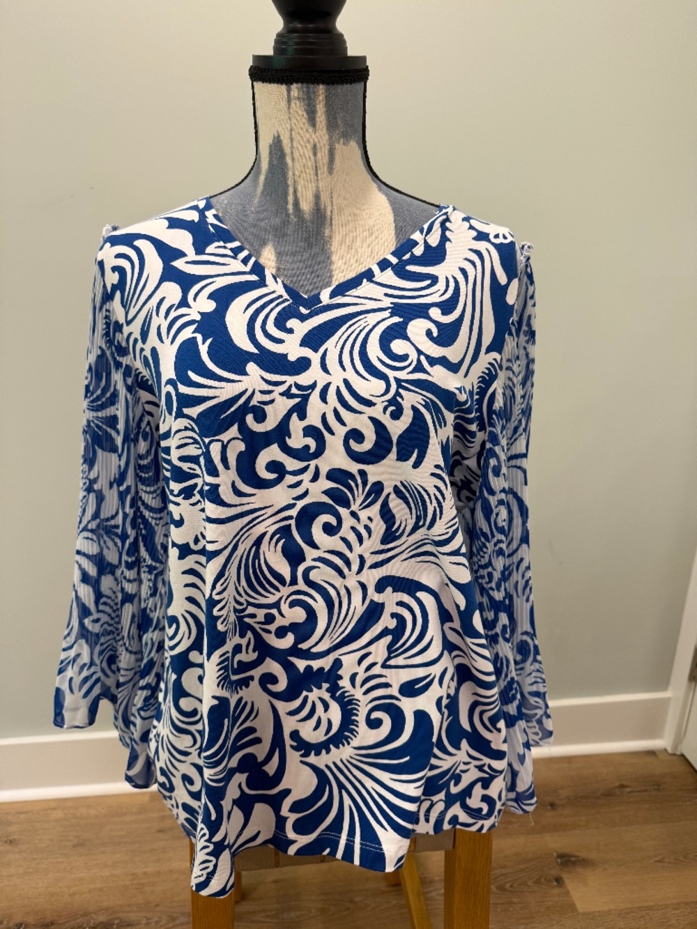 Chico's blue and white scroll pattern blouse, size Large